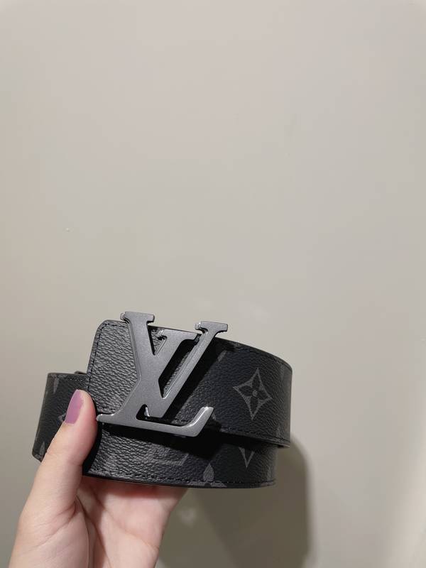 Louis Vuitton 40MM Belt LVB00372